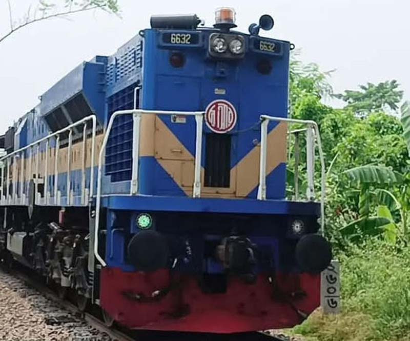 লোকসান কমাতে পশ্চিমাঞ্চল রেলের ১১ ট্রেন ইজারার উদ্যোগ