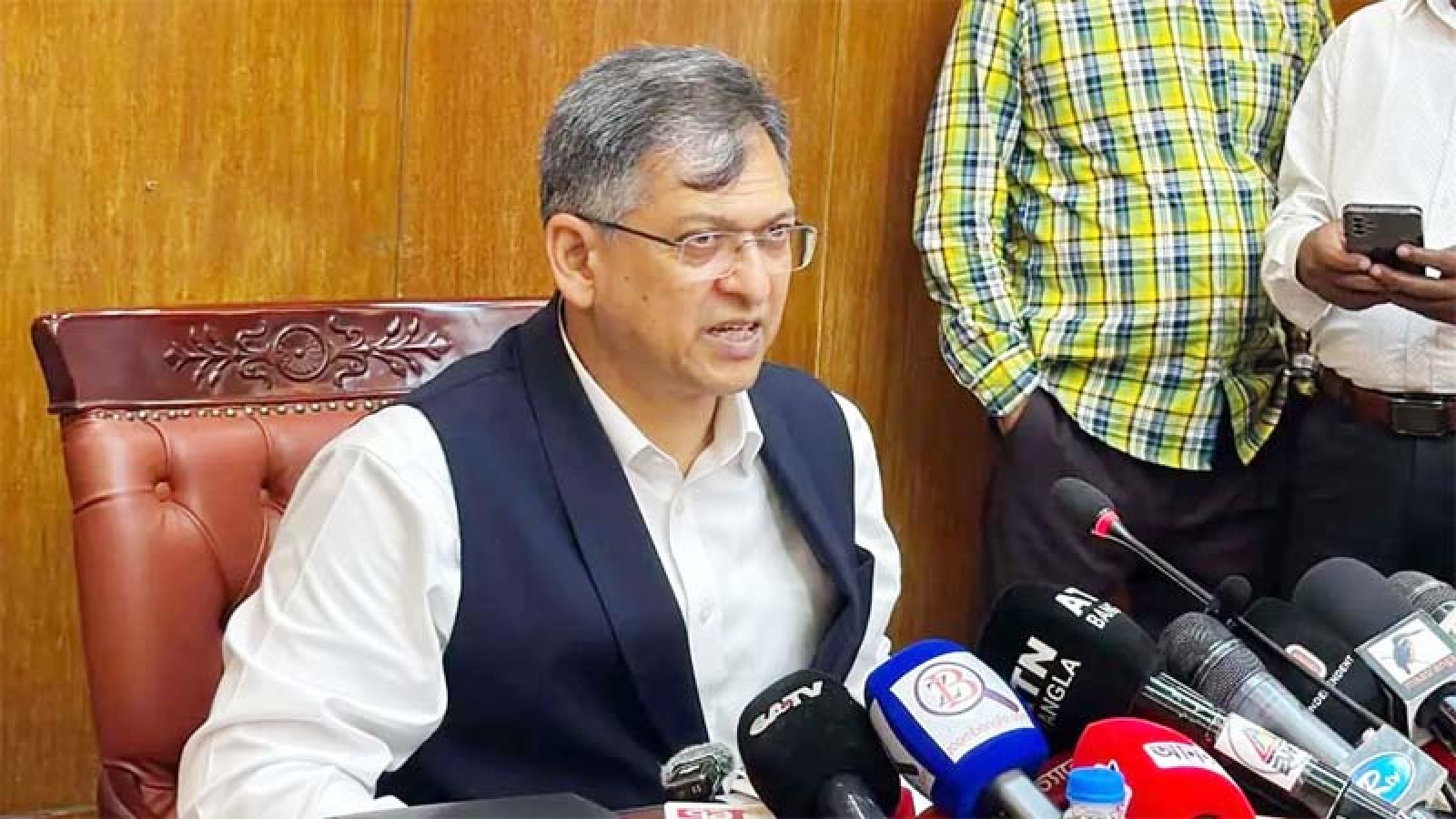 আদালতে রাষ্ট্রপ্রতির বিরুদ্ধে মামলা করা যায় না : স্বরাষ্ট্রমন্ত্রী