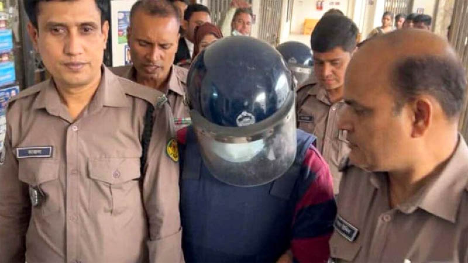 বিমানের এমডি সাফিকুরসহ চারজন কারাগারে