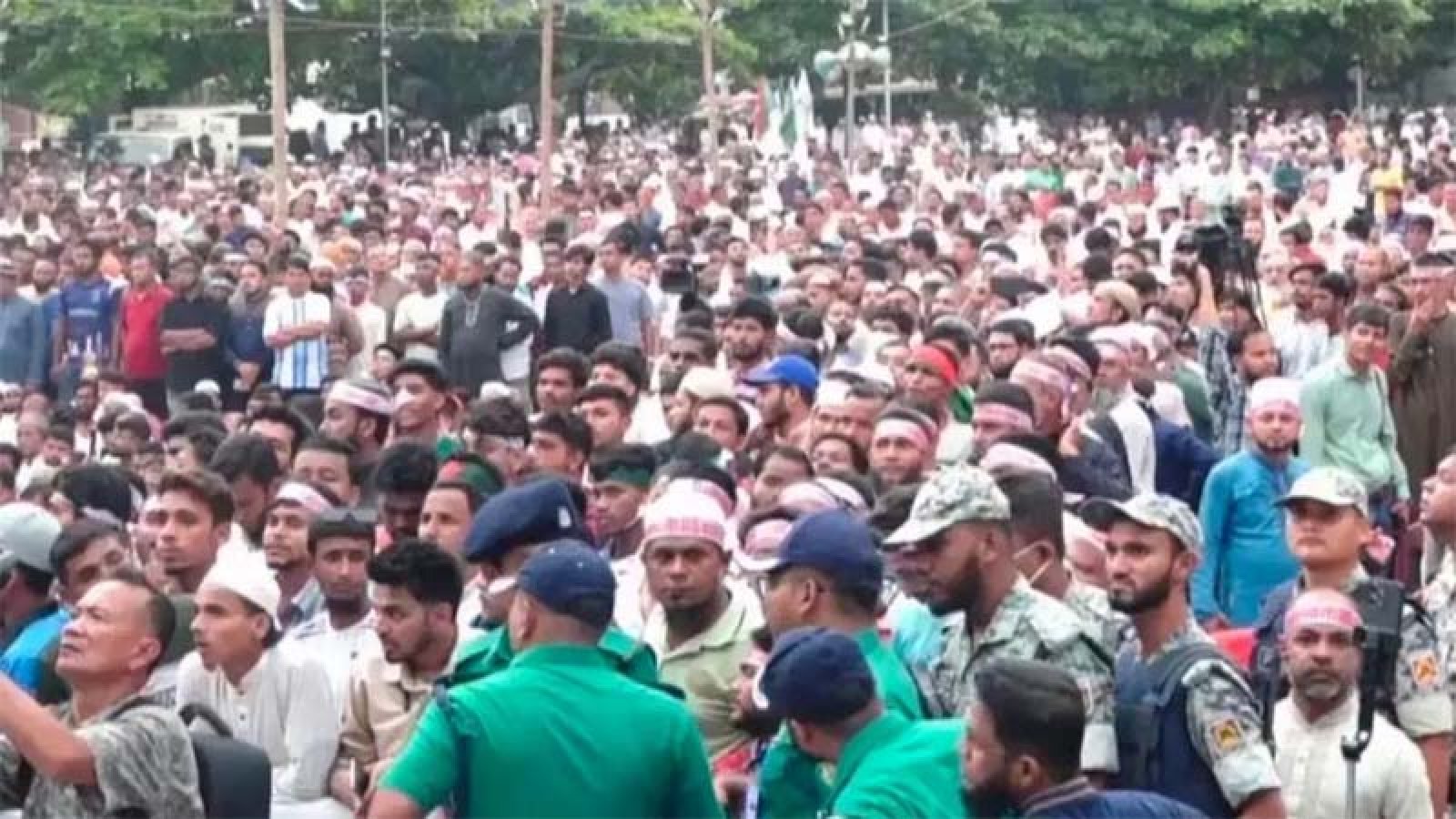 লালদিঘিতে ১১ দলীয় জোটের লংমার্চের সমাবেশ শুরু