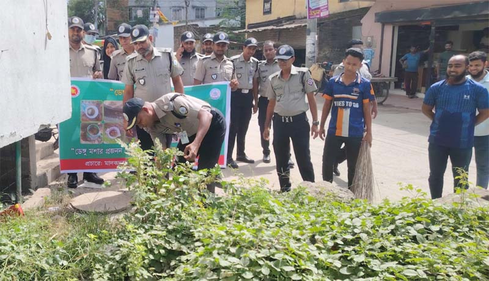চাঁপাইনবাবগঞ্জে ডিএনসির অভিযানে পরিষ্কার-পরিচ্ছন্নতা ও র‌্যালি অনুষ্ঠিত