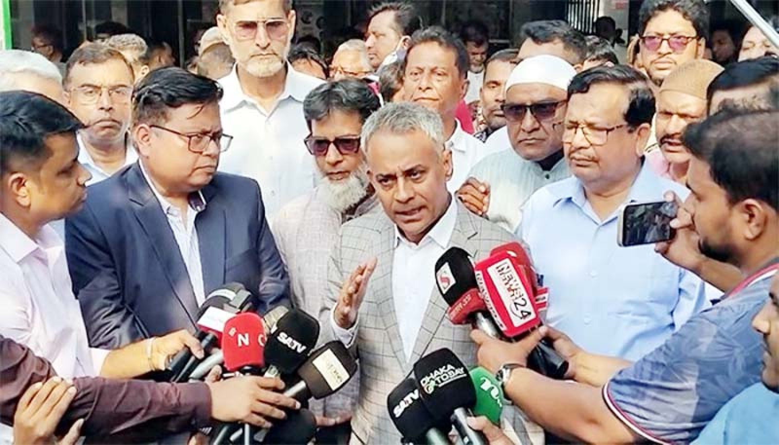 বাস ও ​গণপরিবহনে উঠে যাচ্ছে জ্বালানি তেলের রেশনিং পদ্ধতি