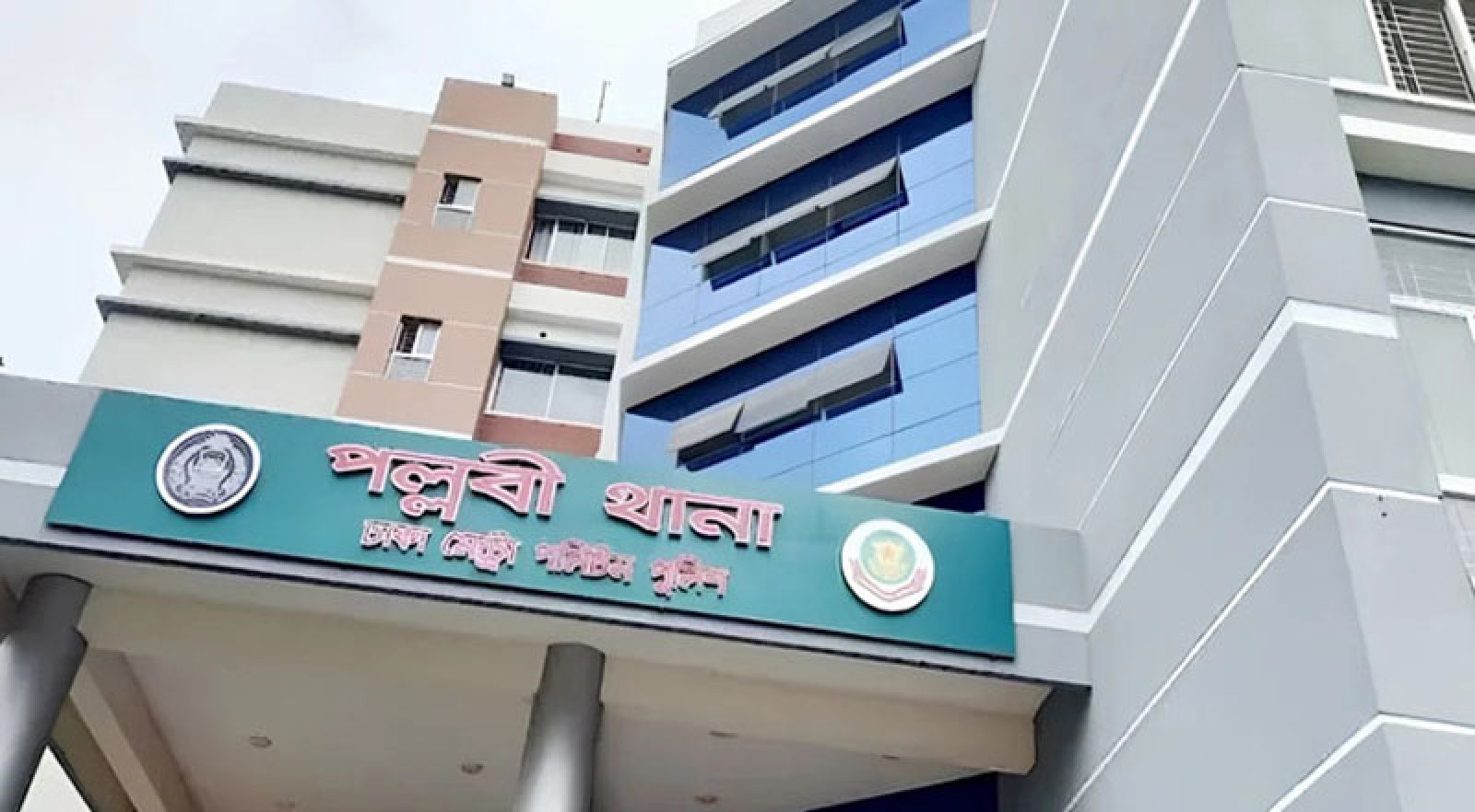 পল্লবীর ফ্ল্যাটে নারীর মরদেহ উদ্ধার, স্বামী-সন্তান কানাডায়