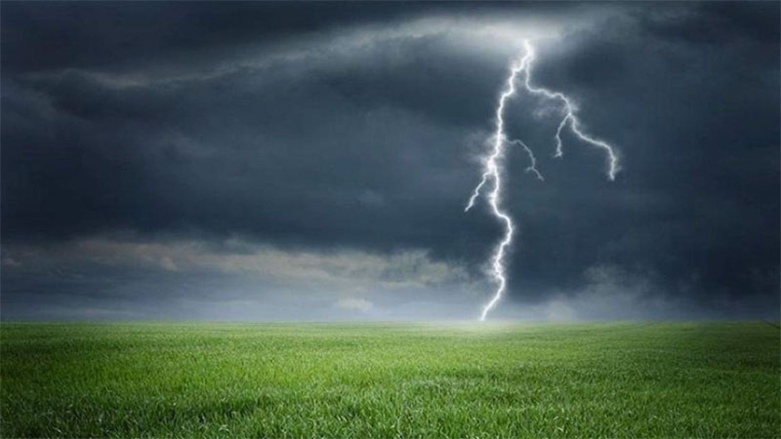 ছয় জেলায় বজ্রপাতে প্রাণ গেল ৬ জনের