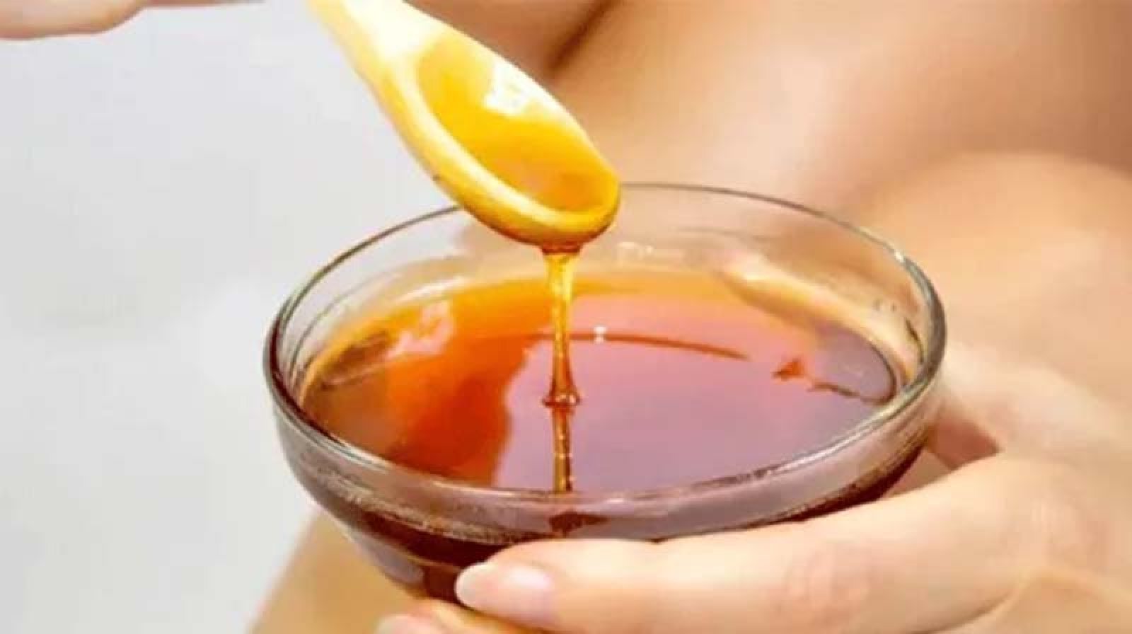 মধু খেলে কি কাশি ভালো হয়,জেনে নিন