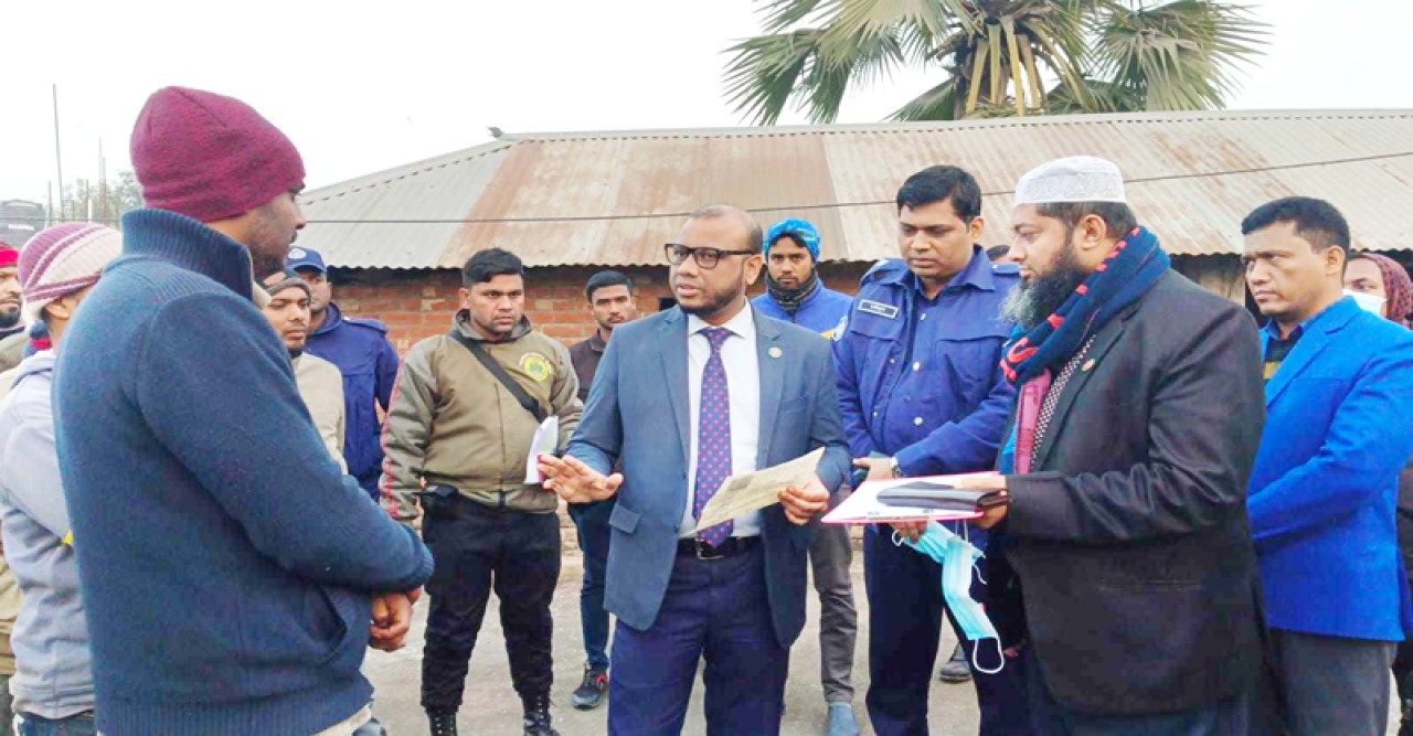 নিয়ামতপুরে অবৈধ ধান মজুত করায় লাখ টাকা  জরিমানা