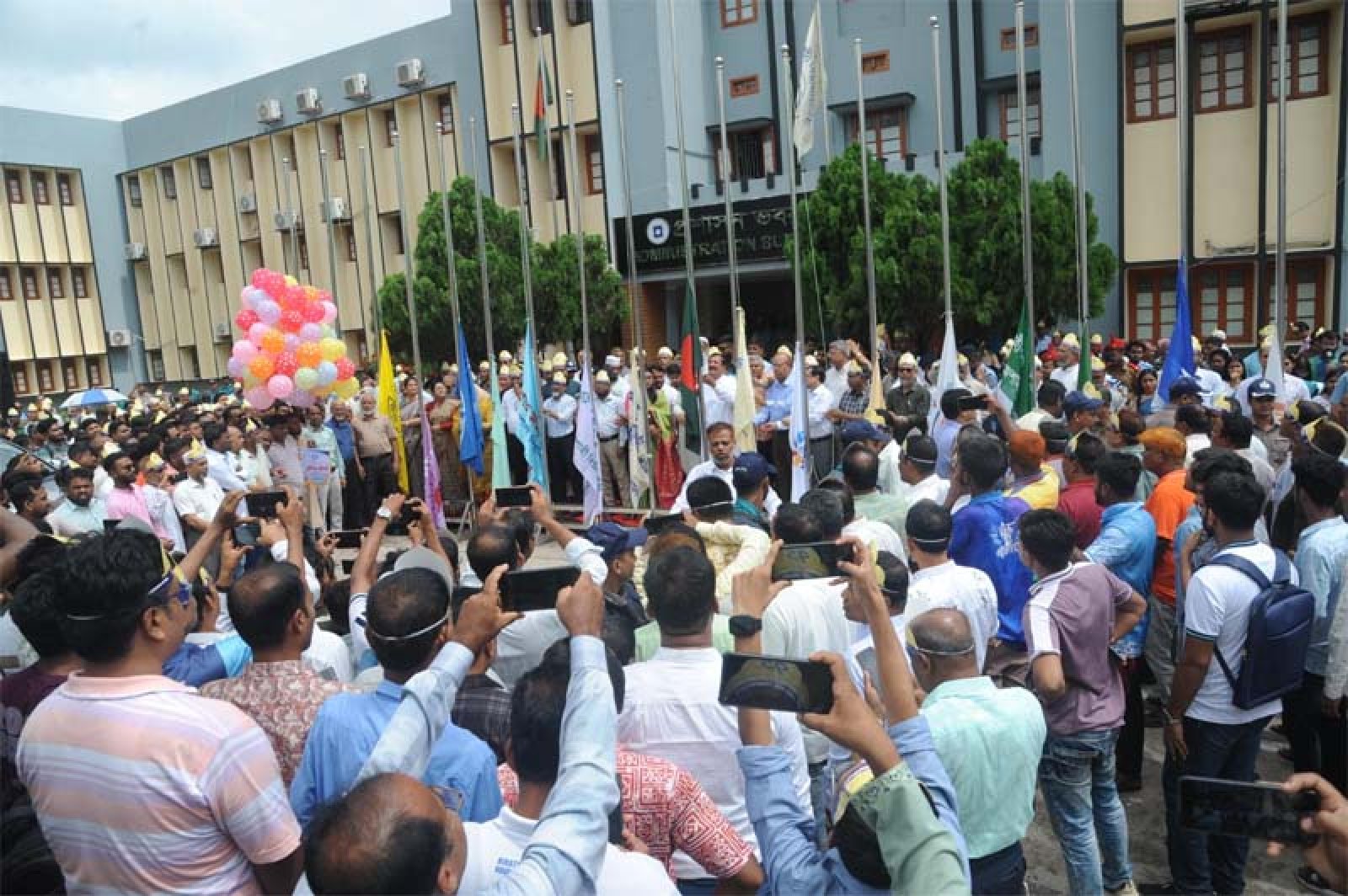 বর্ণাঢ্য আয়োজনে রাজশাহী বিশ্ববিদ্যালয়ের ৭৩তম প্রতিষ্ঠাবার্ষিকী উদযাপন