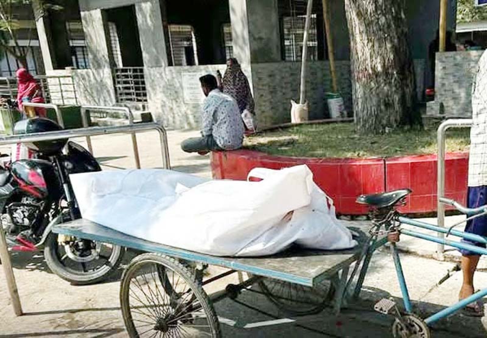 রাজশাহীতে প্রধানমন্ত্রীর জনসভাস্থলের কাছে পুকুরে মিলল যুবকের গলিত লাশ