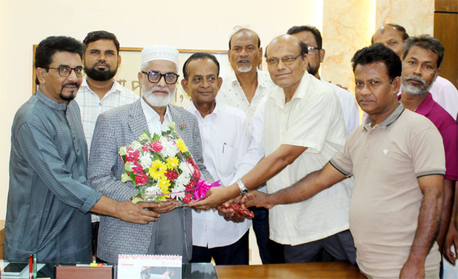 জাসদের পক্ষ থেকে জেলা পরিষদ প্রশাসককে শুভেচ্ছা