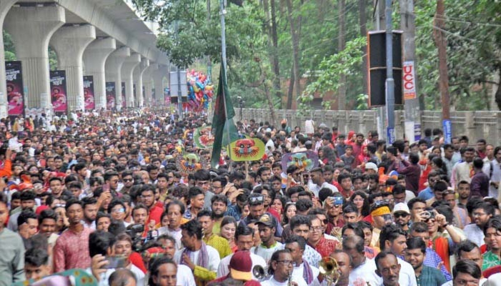 বৈশাখী শোভাযাত্রায় অসাম্প্রদায়িক দেশ গড়ার প্রত্যাশা