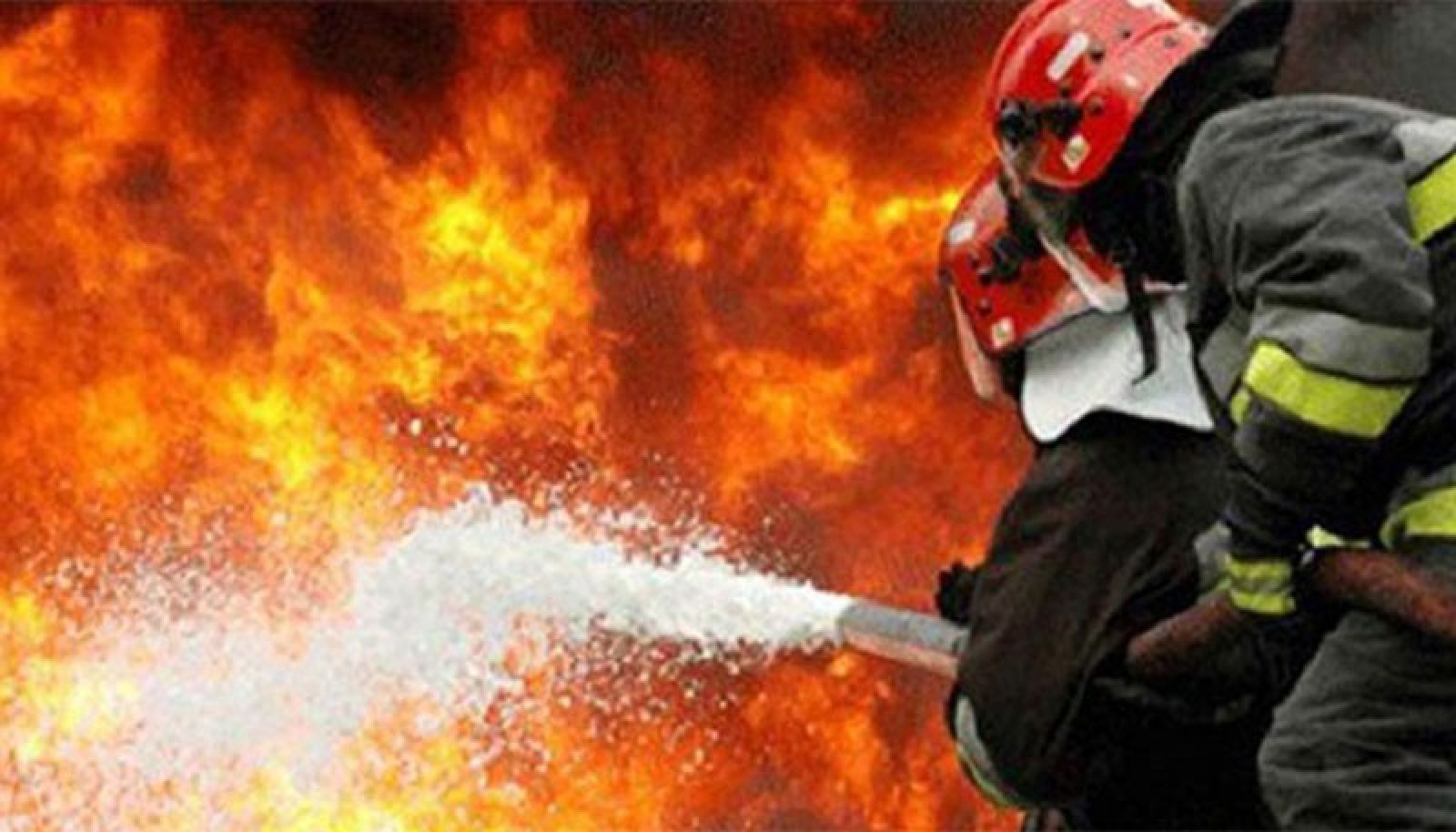 কালি তৈরির কারখানায় আগুন,  চার ইউনিট নিয়ন্ত্রণে