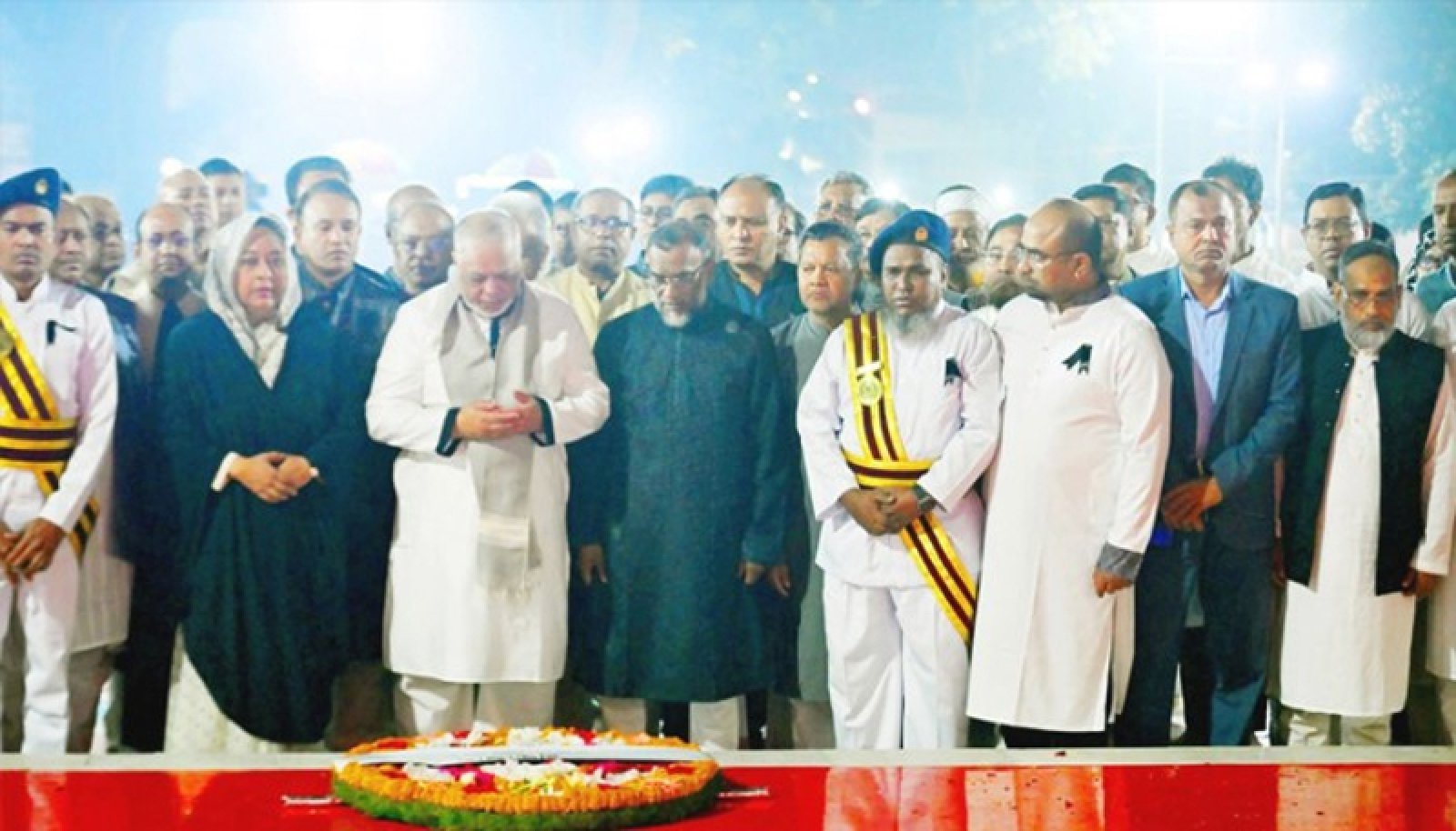 ভাষা শহিদদের প্রতি গভীর শ্রদ্ধা নিবেদন করলেন