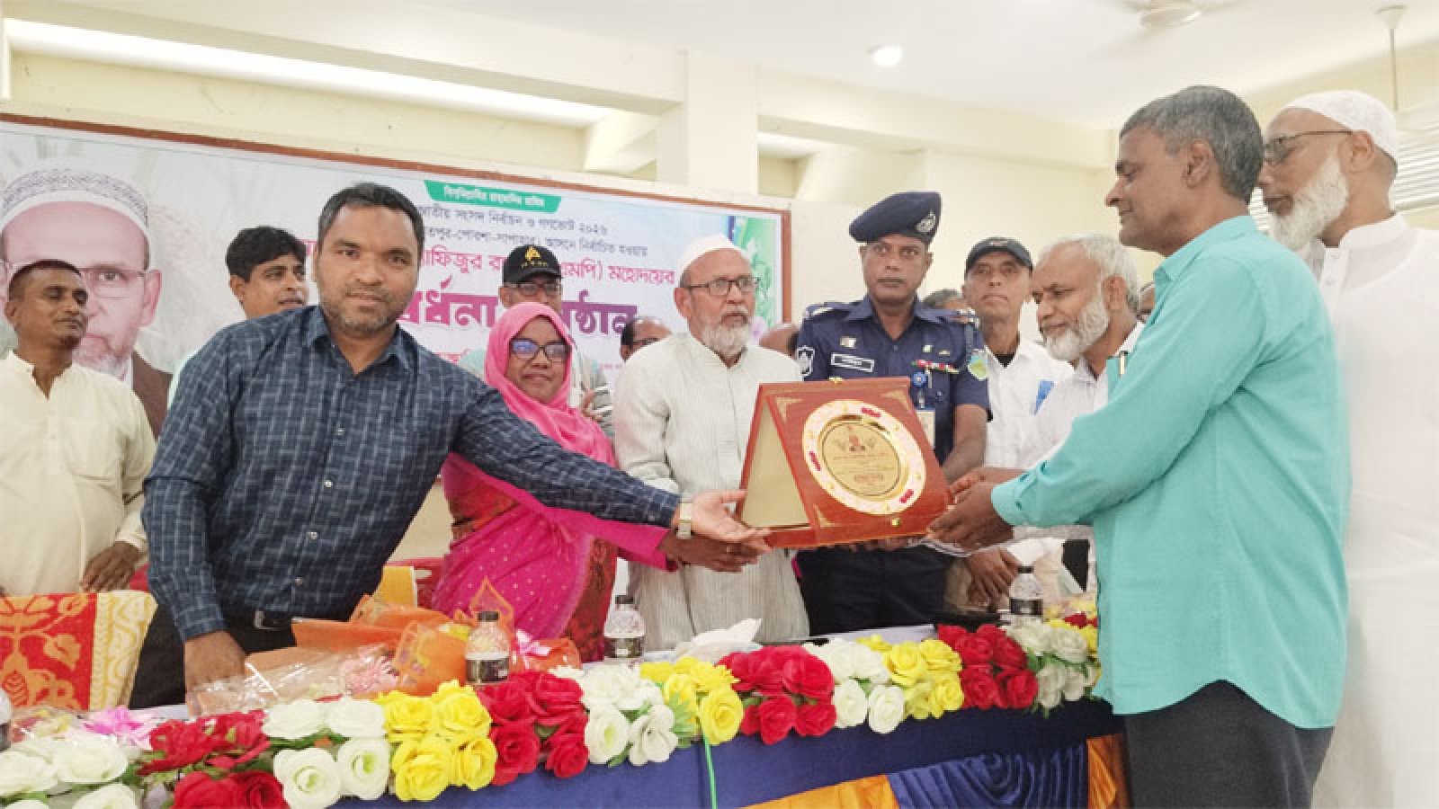 শিক্ষকদের রাজনৈতিক পরিচয়ে পরিচিত হওয়া যাবে না : এমপি মোস্তাফিজুর রহমান