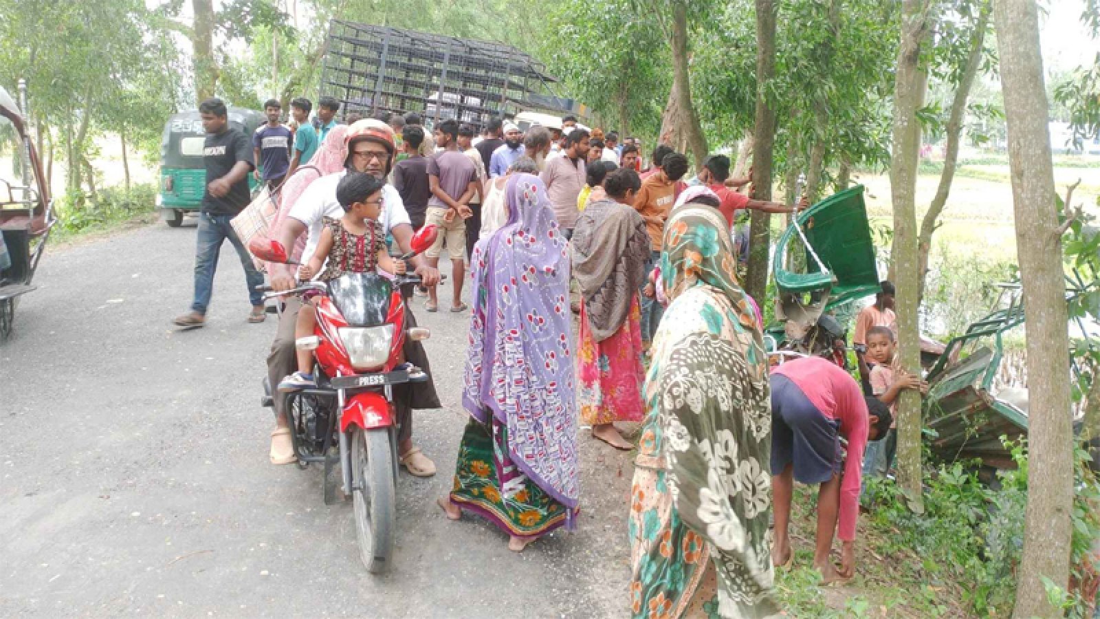 গাইবান্ধায় পিকআপ-অটোরিকশার মুখোমুখি সংঘর্ষে নিহত দুই