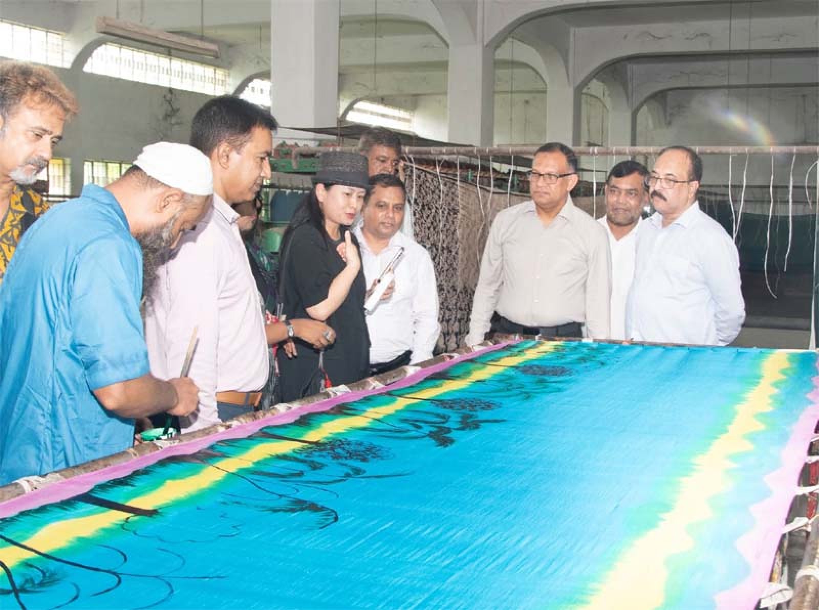 চীনের বিশাল বাজারে রাজশাহী সিল্কের নতুন সম্ভাবনা