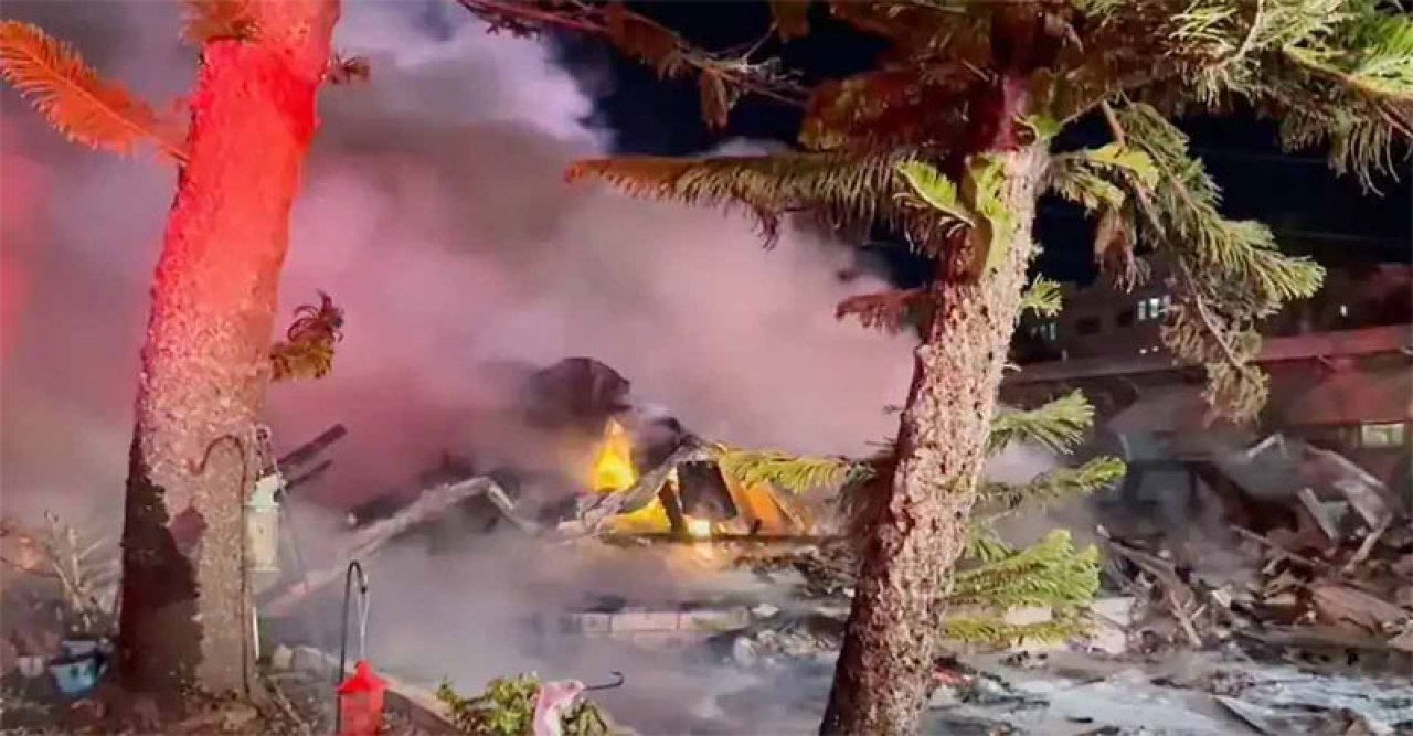 যুক্তরাষ্ট্রে লোকালয়ে বিধ্বস্ত বিমান ॥ বহু মানুষের প্রাণহানি
