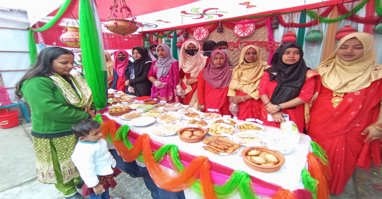 চাঁপাইনবাবগঞ্জে শেষ হলো শিল্পকলার জাতীয় পিঠা উৎসব