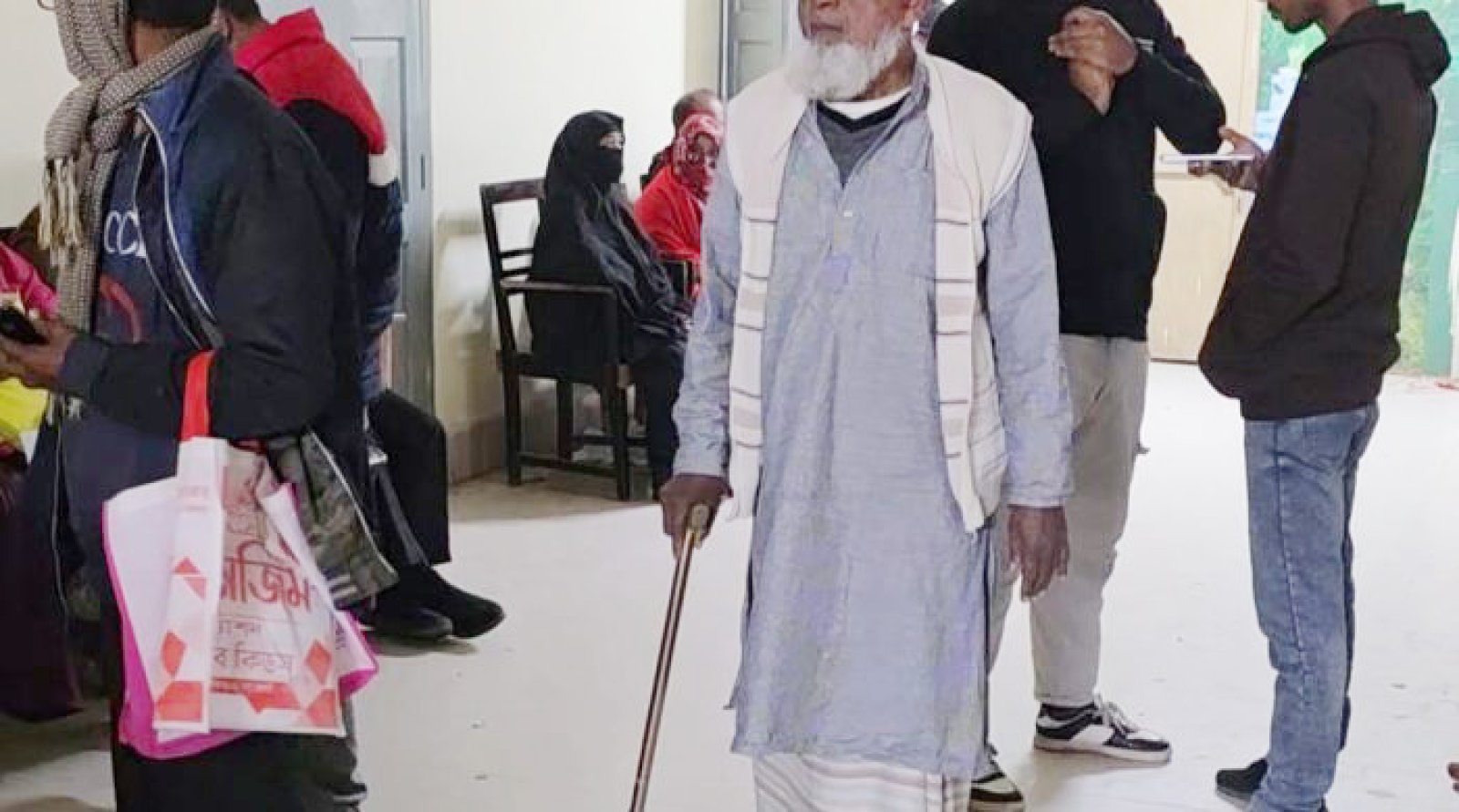 রাজশাহীতে ৮৭ বছর বয়সে ডাকাতি মামলার আসামি এক বৃদ্ধ
