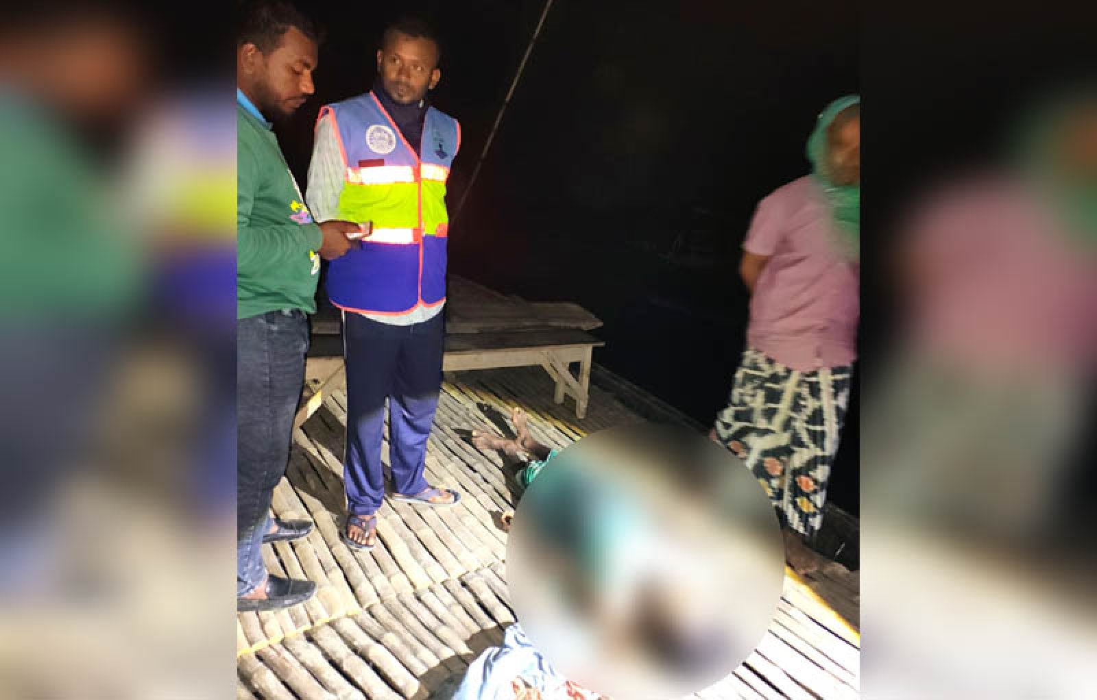 পদ্মা নদীতে মাছ ধরতে গিয়ে ট্রলারের ধাক্কায় পানিতে পরে জেলের মৃত্যু