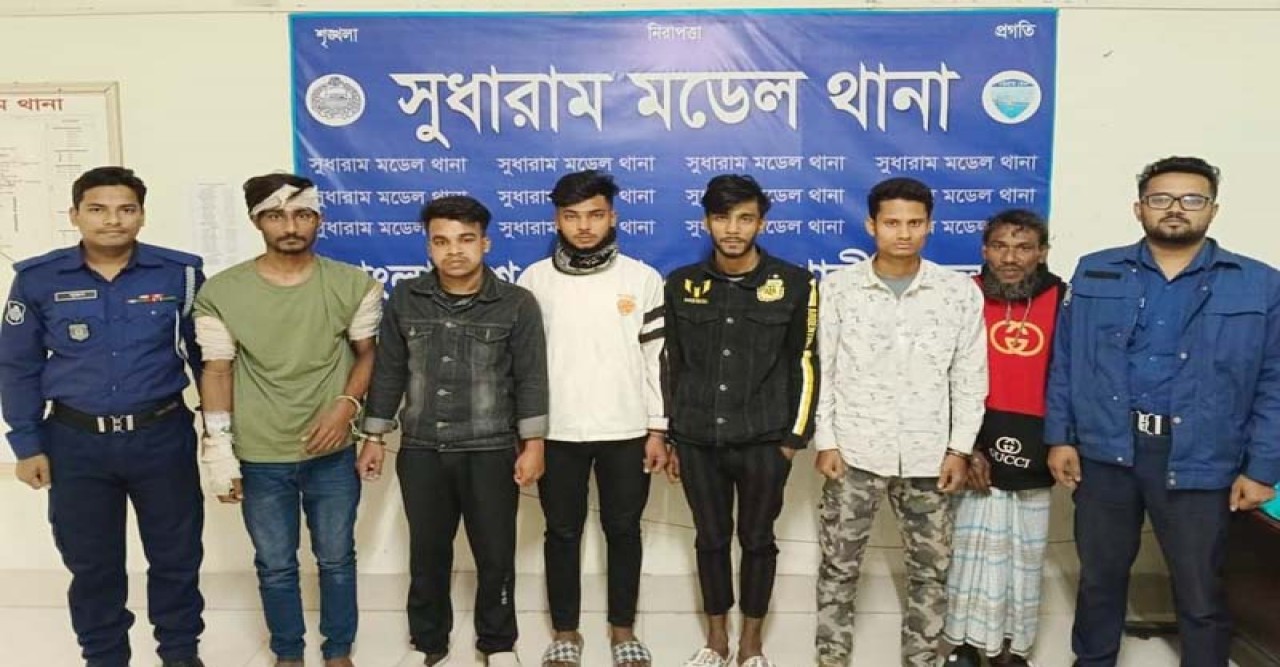 নোয়াখালীতে আধিপত্য বিস্তারে প্রবসাীকে কুপিয়ে হত্যা॥ আটক ৭