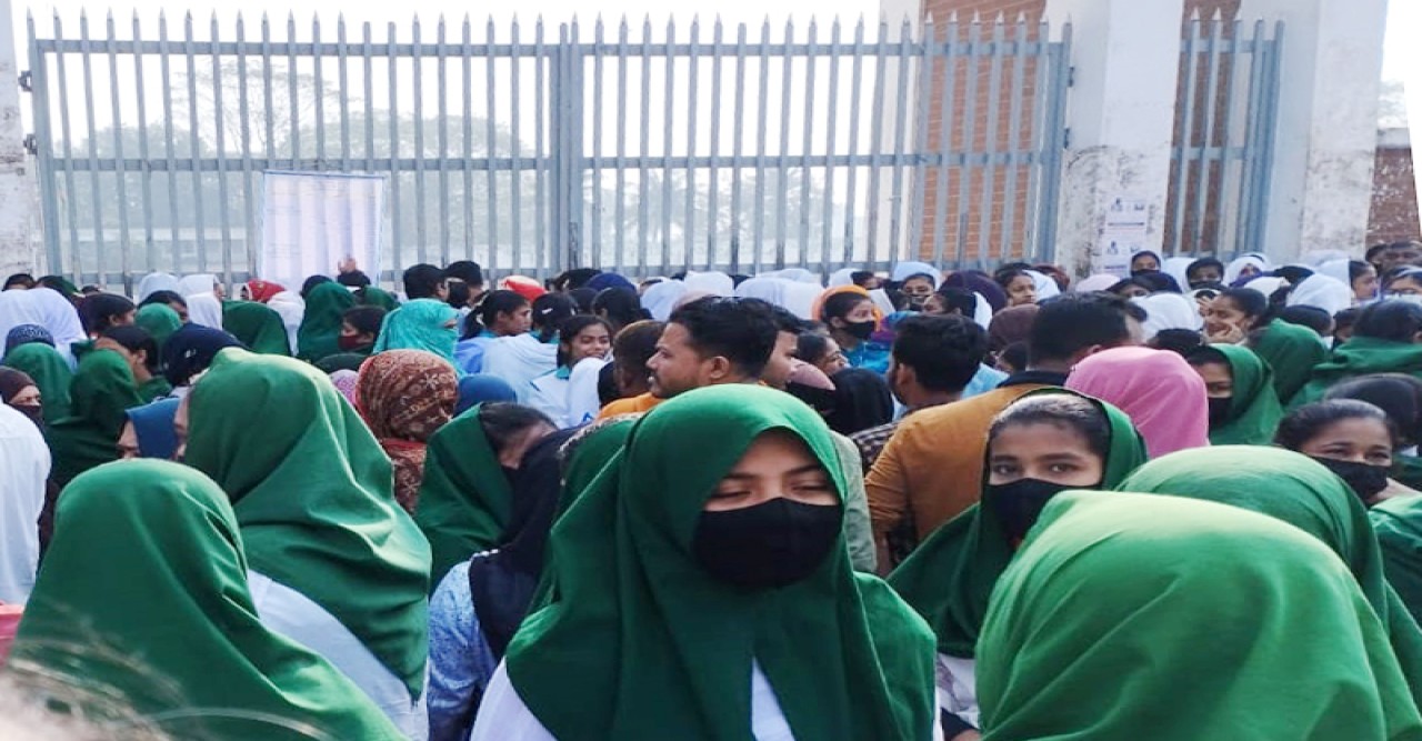 নোয়াখালীতে এসএসসিও সমমানের পরীক্ষায়  অংশ নিচ্ছে ৪৩ হাজার ৭৫১ জন পরীক্ষার্থী