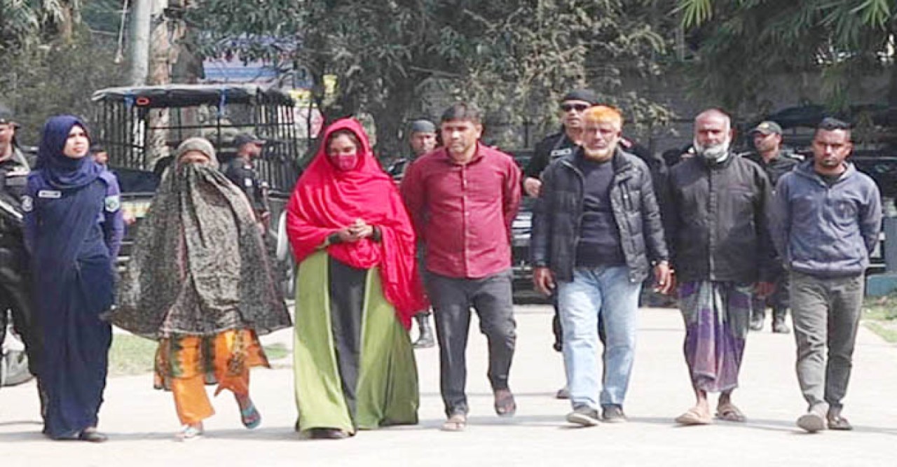 নওগাঁয় ডলফিন এনজিও’র পরিচালক সহ আটক ৬