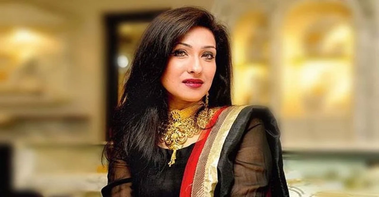 ঢাকায় আসছেন ঋতুপর্ণা