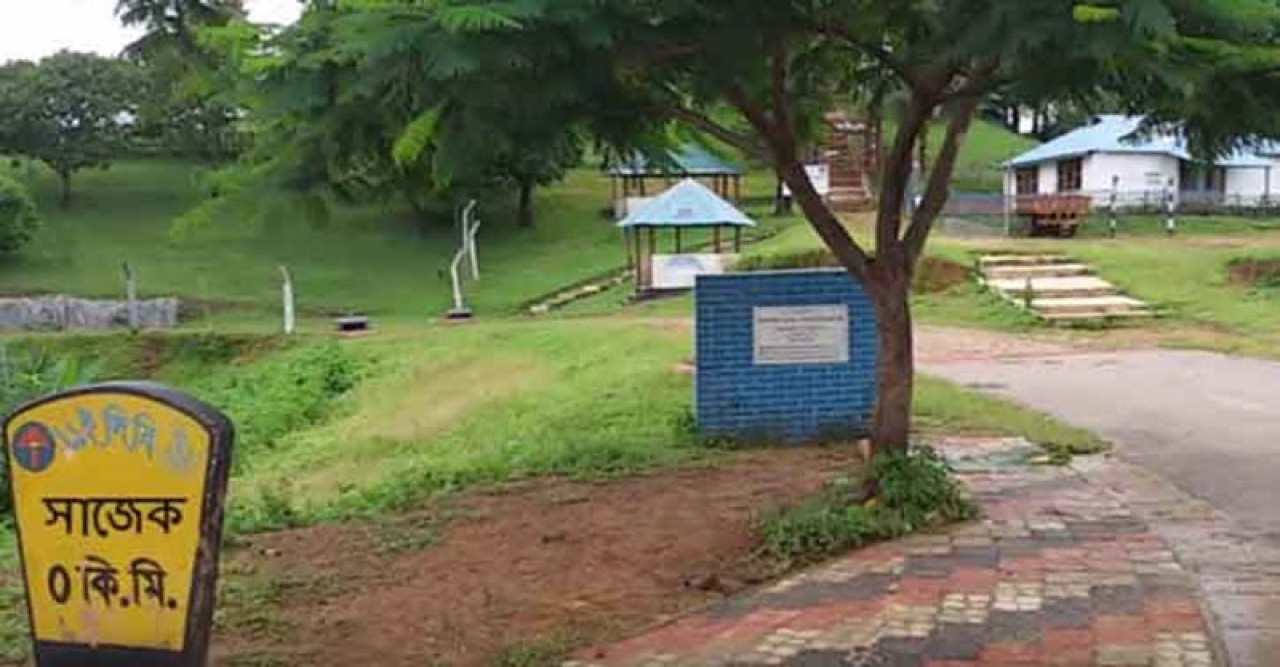 সাজেকে ডাম্পট্রাক খাদে পড়ে ৬ শ্রমিক নিহত