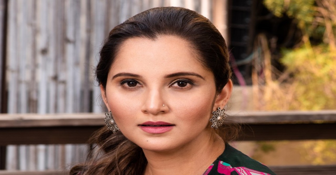 তৃতীয় বিয়ে নিয়ে শোয়েব যখন মজে, সানিয়া মির্জা তখন মগ্ন তাঁর ‘প্রথম প্রেমে’!