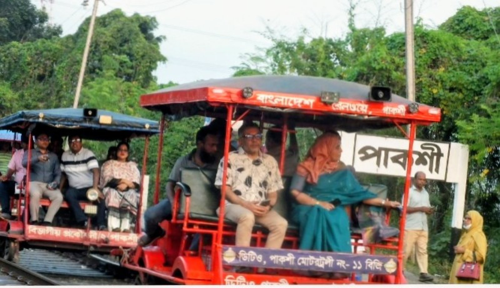 সরকারি সফরে স্ত্রীসহ রেলসচিব: অপব্যবহার নাকি বিধি সম্মত, উঠছে প্রশ্ন