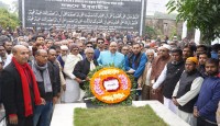 বঙ্গবন্ধুর ম্যুরাল ও শহীদ কামারুজ্জামানের সমাধীতে রাজশাহী-৩ আসনের নবনির্বাচিত এমপির শ্রদ্ধা নিবেদন