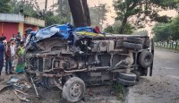 সুনামগঞ্জের গাছের সঙ্গে পিকআপের ধাক্কা, মৃত ৩