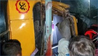 ঘন কুয়াশায় নিয়ন্ত্রণ হারিয়ে ট্রাক উল্টে চালক নিহত, আহত ৩