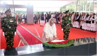 বঙ্গবন্ধুর স্বদেশ প্রত্যাবর্তন দিবসে প্রধানমন্ত্রীর শ্রদ্ধা নিবেদন