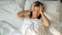 ঘুম আসে না? জেনে নিন ঘরোয়া সমাধান