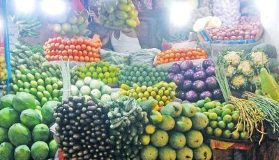বৃষ্টির প্রভাব সবজির বাজারে, কাঁচামরিচের দাম ১৬০ টাকা