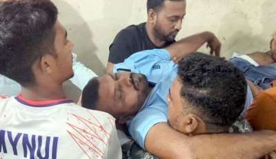 কুয়াকাটায় গণমাধ্যকর্মী কেএম বাচ্চুকে হাতুড়িপেটা করল সন্ত্রাসীরা
