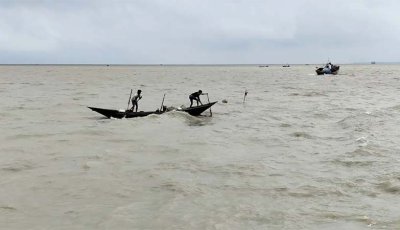 মেঘনা নদীতে ডুবে গেল ট্রলার, ৬ জেলে উদ্ধার