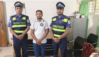 পাহাড়পুরে চীনা পর্যটককে হেনস্তা: সমালোচনার মুখে ‘হিরো নানা’ আটক
