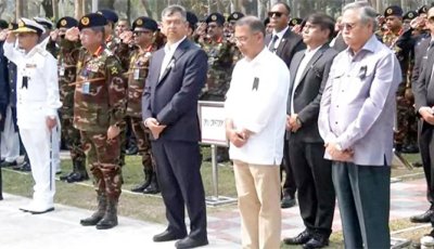 শহীদদের প্রতি রাষ্ট্রপতি ও প্রধানমন্ত্রীর শ্রদ্ধা