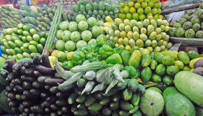 ১০০ টাকার নিচে মিলছে না সবজি