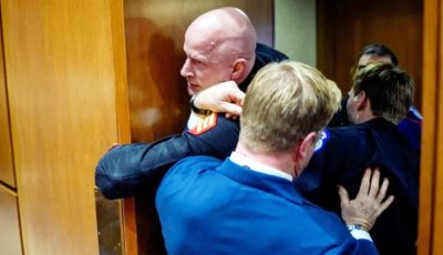 ইরানের পক্ষে স্লোগান দেওয়ায় হাত ভাঙল মার্কিন সিনেটর প্রার্থীর