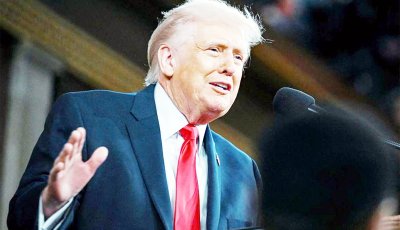 পূর্বের বক্তব্য থেকে সরে ইরানে দীর্ঘমেয়াদি যুদ্ধের ইঙ্গিত দিলেন