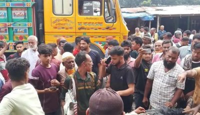 কুষ্টিয়ায় মহাসড়কে ত্রিমুখী সংঘর্ষ, নিহত ১