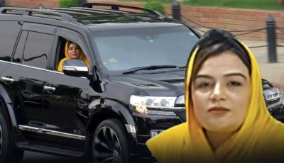 রেলের দ্বিতীয় শ্রেণির কর্মচারী  অফিস করেন ল্যান্ডক্রুজার  পিকআপে চড়ে