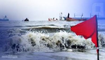 বন্দরে ৩ নম্বর সংকেত, জেলে-নৌযান গভীর সমুদ্রে না যেতে নির্দেশ