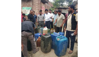 রাজশাহীতে অবৈধ মজুদ জ্বালানি তেল জব্দ