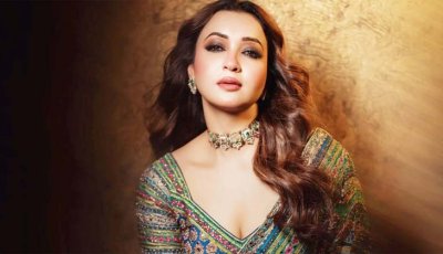 দুটো টাকার জন্য কত কী করতে হয় : অভিনেত্রী কৌশানী