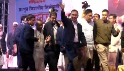 রংপুরের  জনসভায় গণভোটে হ্যাঁ এর পক্ষে ভোট চাইলেন