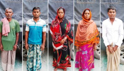 নিয়ামতপুরে ৫৪ লিটার চোলাই মদ জব্দ, গ্রেপ্তার ৫